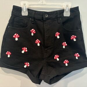 Hot Topic shorts
